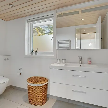 3 Bedroom Beautiful In بيت للعطل
