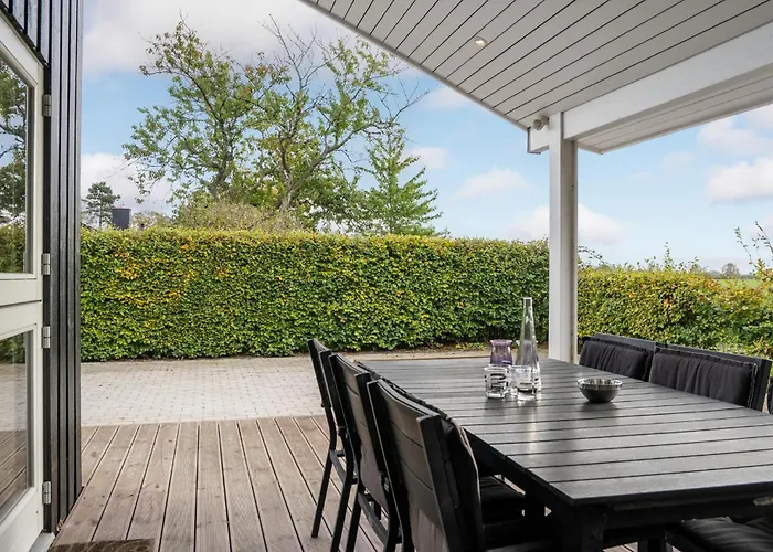 3 Bedroom Beautiful In Hébergement de vacances *